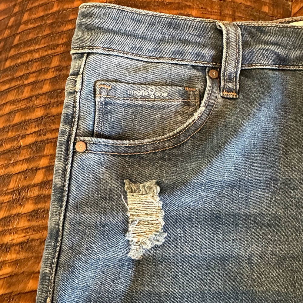 Insane One High Rise Distressed Jeans Size 11 - Picture 5 of 9